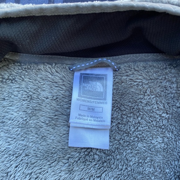 North Face quarter zip - Picture 3 of 6